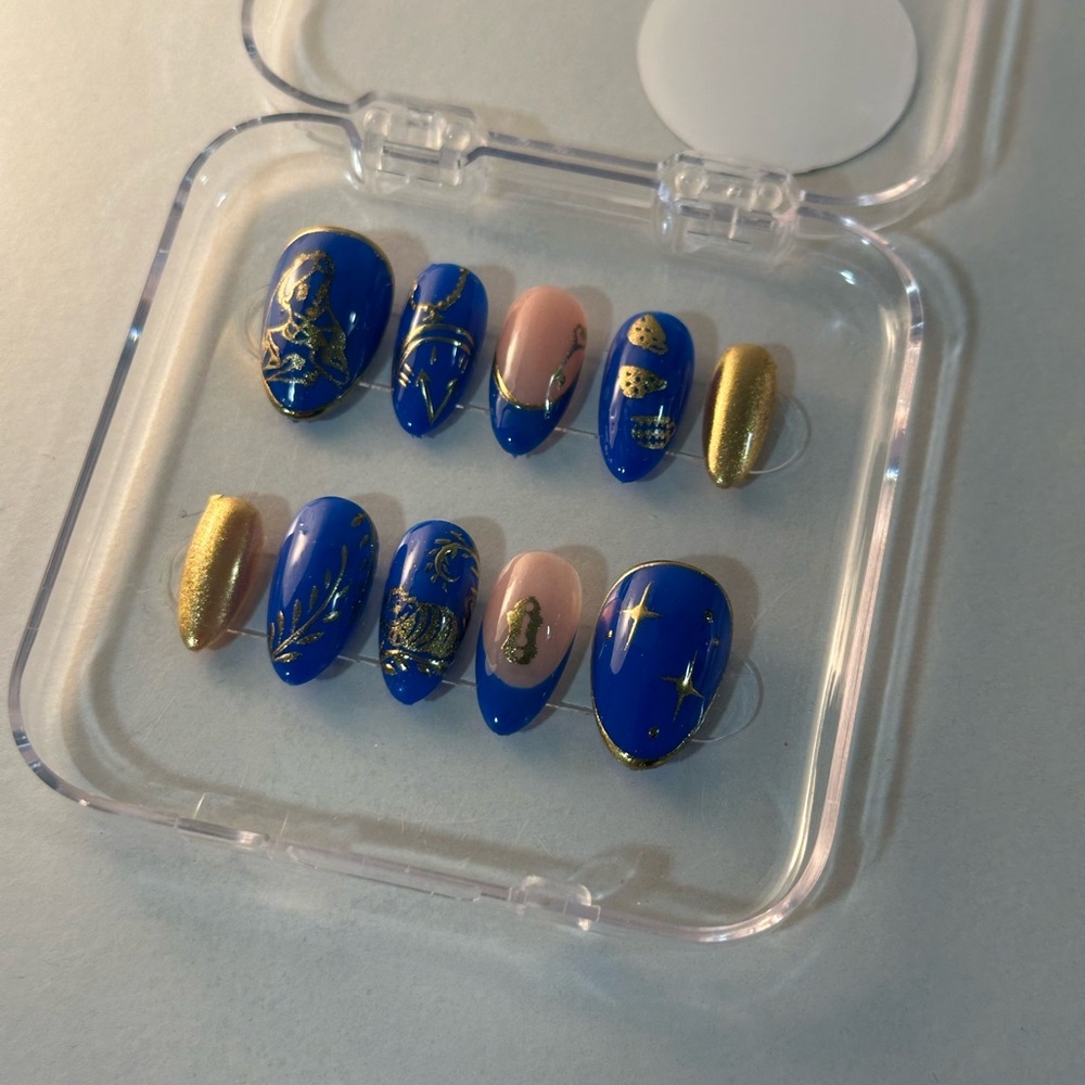 Alice in wonderland blue and gold press ons